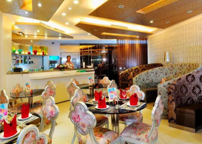 Metropole Hotel 3*